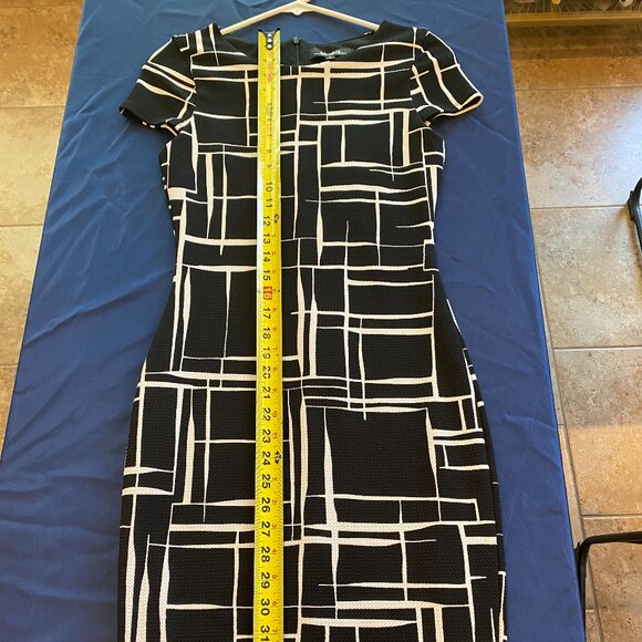 Lulus Black and Ivory Print Midi Dress Sz SMALL - Picture 6 of 8